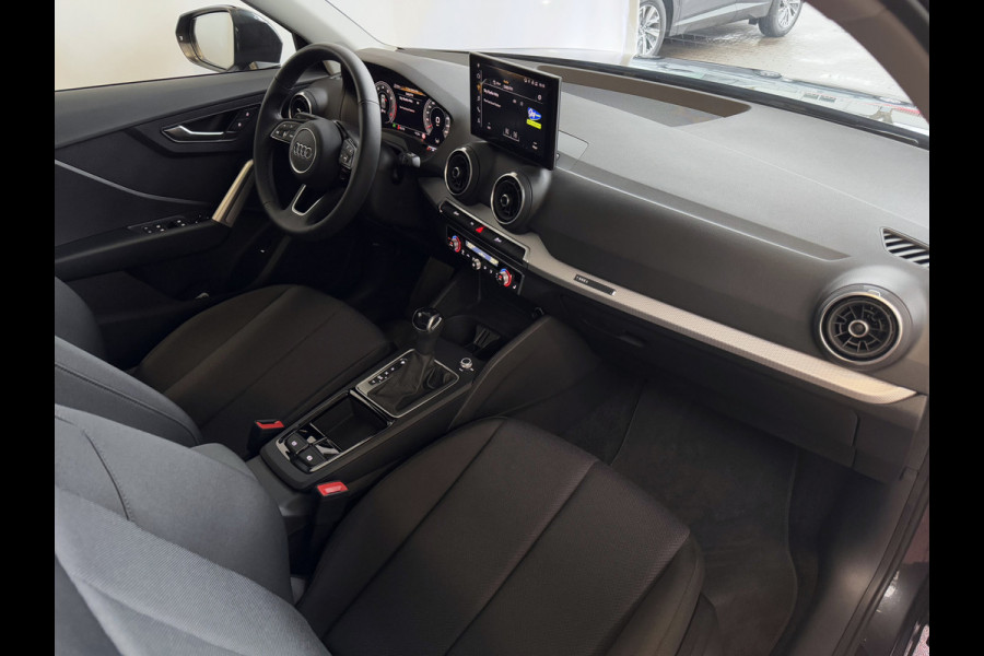 Audi Q2 35 TFSI 1.5 S EDITION 150PK VIR.COCKPIT ELEK.KLEP TOUCHSCREEN CARPLAY NAVI CAMERA MATRIX LED STOELVERW. PDC KEYLESS 06/2024 "Audi rijden begint bij Topautos.nl – 20 Audi topmodellen direct op voorraad!"