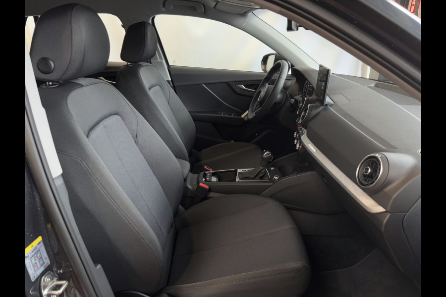 Audi Q2 35 TFSI 1.5 S EDITION 150PK VIR.COCKPIT ELEK.KLEP TOUCHSCREEN CARPLAY NAVI CAMERA MATRIX LED STOELVERW. PDC KEYLESS 06/2024 "Audi rijden begint bij Topautos.nl – 20 Audi topmodellen direct op voorraad!"