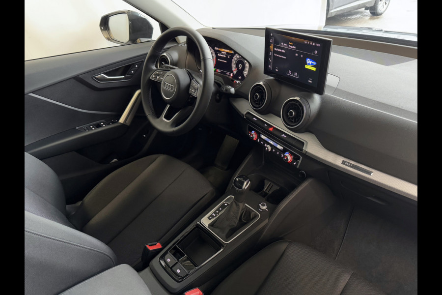 Audi Q2 35 TFSI 1.5 S EDITION 150PK VIR.COCKPIT ELEK.KLEP TOUCHSCREEN CARPLAY NAVI CAMERA MATRIX LED STOELVERW. PDC KEYLESS 06/2024 "Audi rijden begint bij Topautos.nl – 20 Audi topmodellen direct op voorraad!"