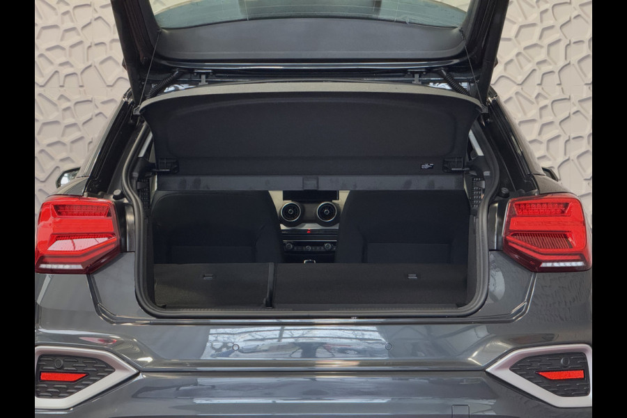 Audi Q2 35 TFSI 1.5 S EDITION 150PK VIR.COCKPIT ELEK.KLEP TOUCHSCREEN CARPLAY NAVI CAMERA MATRIX LED STOELVERW. PDC KEYLESS 06/2024 "Audi rijden begint bij Topautos.nl – 20 Audi topmodellen direct op voorraad!"