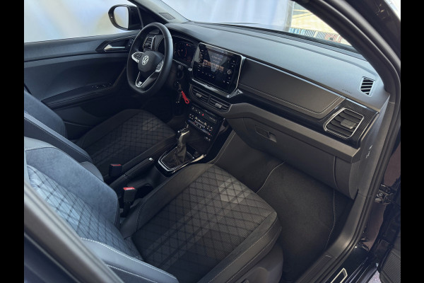 Volkswagen T-Cross ✅ NIEUWE AUTO ✅ 1.5 TSI 150PK R-LINE EDITION TREKHAAK LED 18''LMV IQ CAMERA STOELVERW BLINDSPOT ✅2025✅ "Volkswagen rijden begint bij Topautos.nl – 75 topmodellen direct op voorraad!"