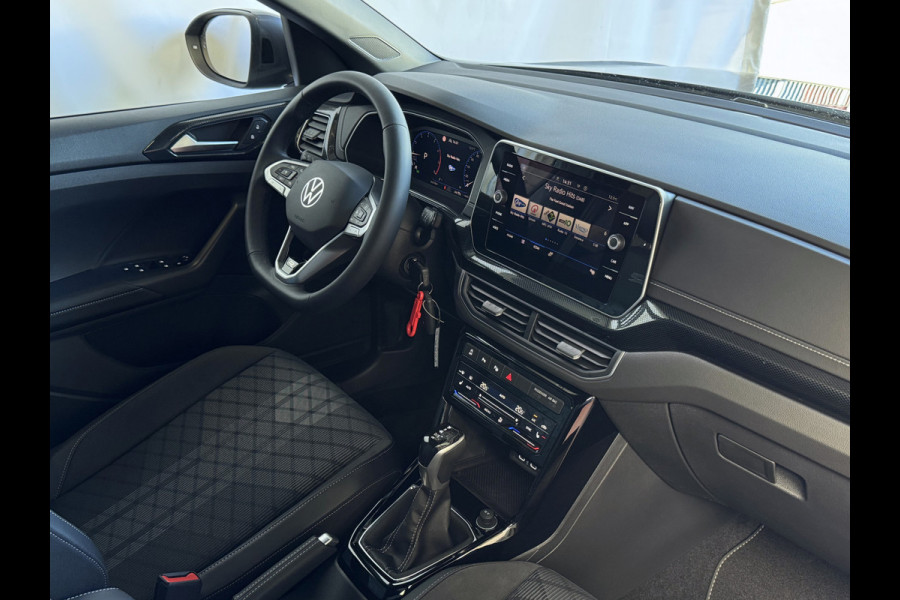 Volkswagen T-Cross ✅ NIEUWE AUTO ✅ 1.5 TSI 150PK R-LINE EDITION TREKHAAK LED 18''LMV IQ CAMERA STOELVERW BLINDSPOT ✅2025✅ "Volkswagen rijden begint bij Topautos.nl – 75 topmodellen direct op voorraad!"
