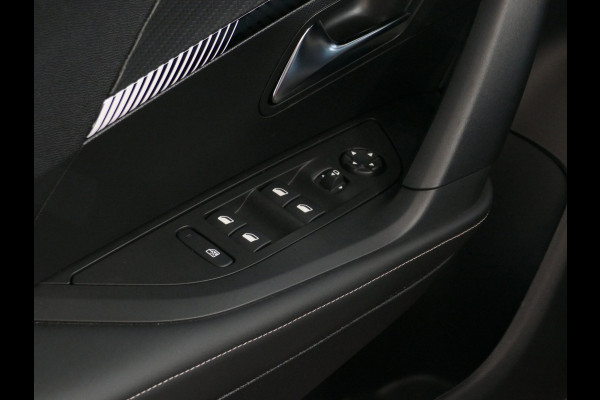 Peugeot 2008 1.2 130PK MET TREKHAAK BLACK EDITION BLINDSPOT CARPLAY NAVI LED VIR.COCKPIT 360.CAMERA ADAP.CRUISE KEYLESS STOELVERW. 11/2024