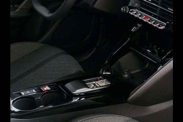 Peugeot 2008 1.2 130PK MET TREKHAAK BLACK EDITION BLINDSPOT CARPLAY NAVI LED VIR.COCKPIT 360.CAMERA ADAP.CRUISE KEYLESS STOELVERW. 11/2024