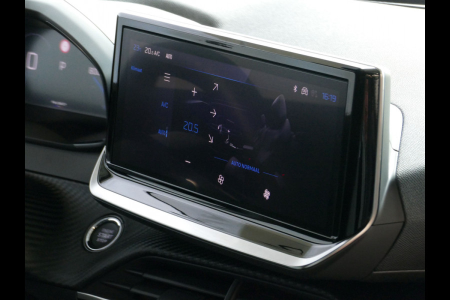 Peugeot 2008 1.2 130PK MET TREKHAAK BLACK EDITION BLINDSPOT CARPLAY NAVI LED VIR.COCKPIT 360.CAMERA ADAP.CRUISE KEYLESS STOELVERW. 11/2024