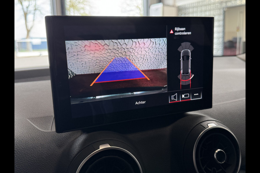 Audi Q2 35 TFSI 1.5 S EDITION NAVARRA BLAUW ELEK.KLEP 150PK VIR.COCKPIT 18''LMV TOUCHSCREEN CARPLAY NAVI CAMERA LED STOELVERW. PDC 03/2025 "Audi rijden begint bij Topautos.nl – 20 Audi topmodellen direct op voorraad!"