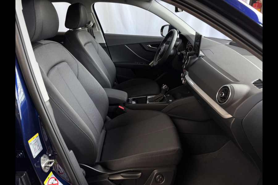 Audi Q2 35 TFSI 1.5 S EDITION NAVARRA BLAUW ELEK.KLEP 150PK VIR.COCKPIT 18''LMV TOUCHSCREEN CARPLAY NAVI CAMERA LED STOELVERW. PDC 03/2025 "Audi rijden begint bij Topautos.nl – 20 Audi topmodellen direct op voorraad!"