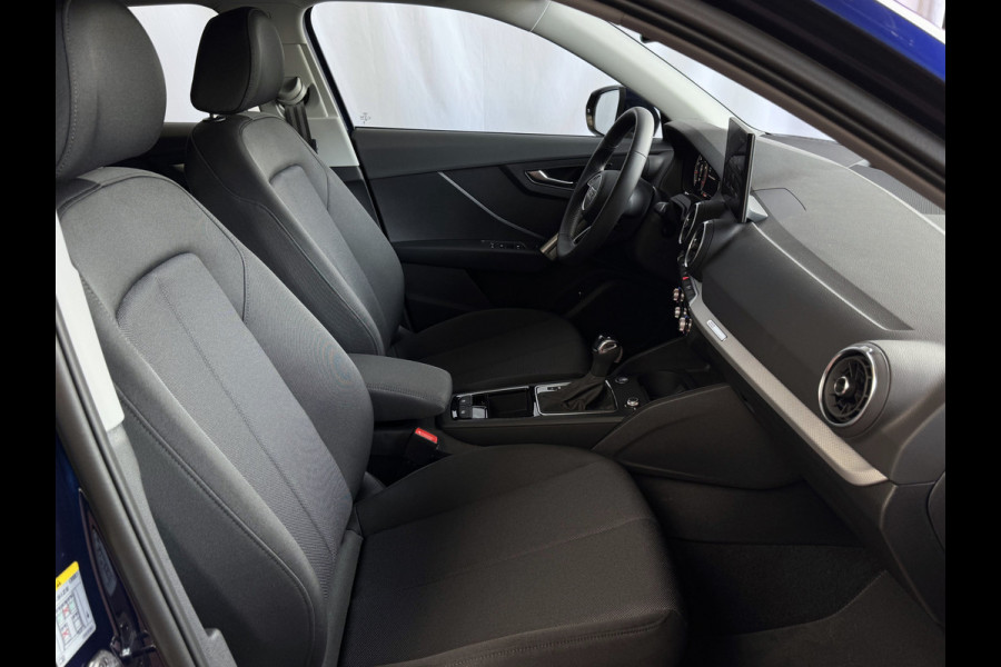 Audi Q2 35 TFSI 1.5 S EDITION NAVARRA BLAUW ELEK.KLEP 150PK VIR.COCKPIT 18''LMV TOUCHSCREEN CARPLAY NAVI CAMERA LED STOELVERW. PDC 03/2025 "Audi rijden begint bij Topautos.nl – 20 Audi topmodellen direct op voorraad!"