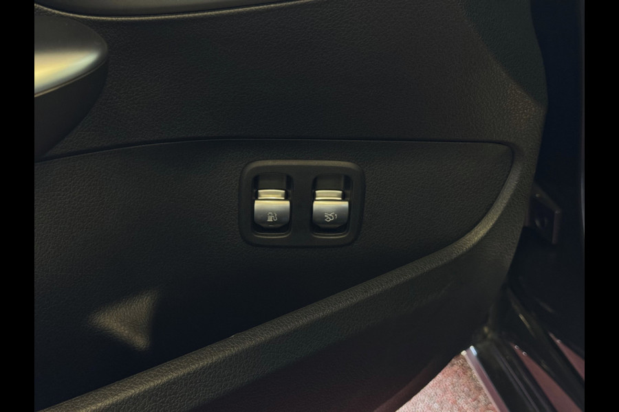 Mercedes-Benz C-Klasse 300e 313PK PHEV 12/2024 AVANTGARDE TREKHAAK DISTRONIC CAMERA ELEK/STOEL/VERWARMD 12/2024 PHEV PLUG IN HYBRIDE Mercedes-Benz C-Klasse 300e 313PK PHEV 12/2024 AVANTGARDE TREKHAAK DISTRONIC CAMERA ELEK/STOEL/VERWARMD 12/2024 PHEV PLUG IN HYBRIDE
