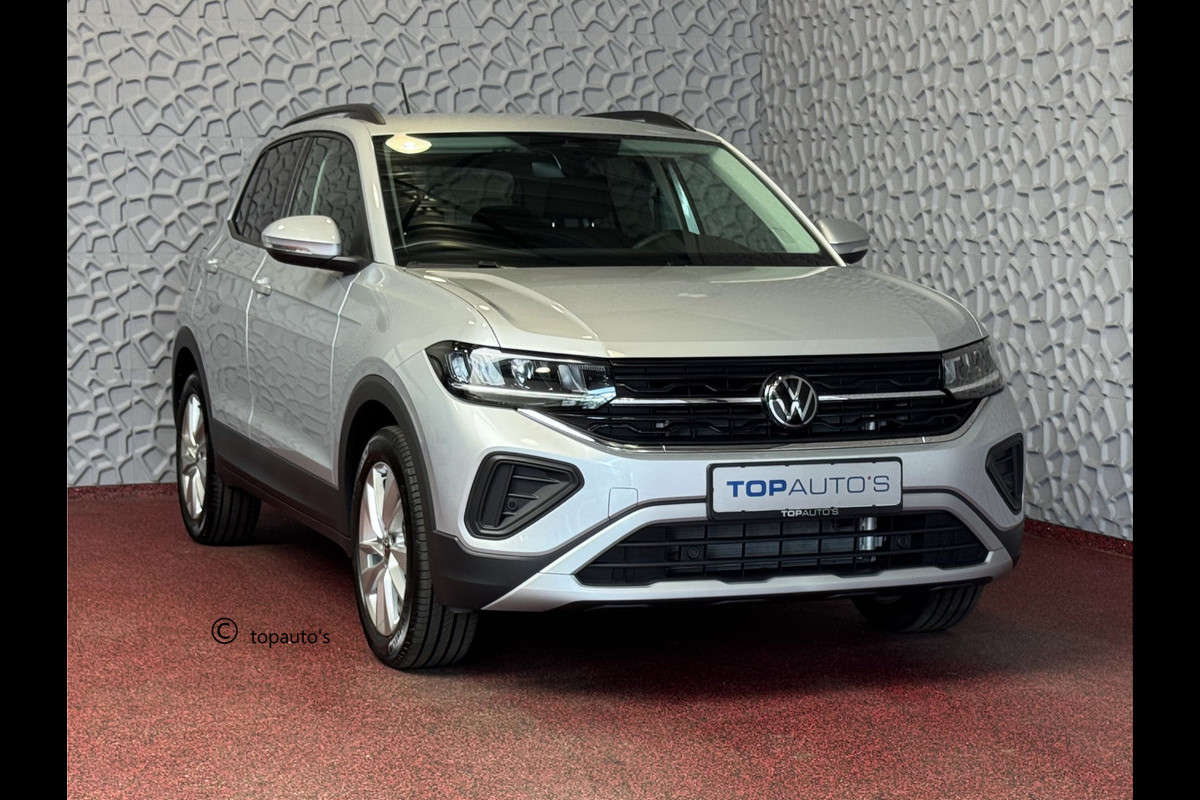 Volkswagen T-Cross DE VERNIEUWDE T-CROSS 116PK 17''LMV TREKHAAK CAMERA VIR.COCKPIT STOELVERW. ADAP.CRUISE LMV CARPLAY 2025 "Volkswagen rijden begint bij Topautos.nl – 75 topmodellen direct op voorraad!" Volkswagen T-Cross DE VERNIEUWDE T-CROSS 116PK 17''LMV TREKHAAK CAMERA VIR.COCKPIT STOELVERW. ADAP.CRUISE LMV CARPLAY 2025 "Volkswagen rijden begint bij Topautos.nl – 75 topmodellen direct op voorraad!"