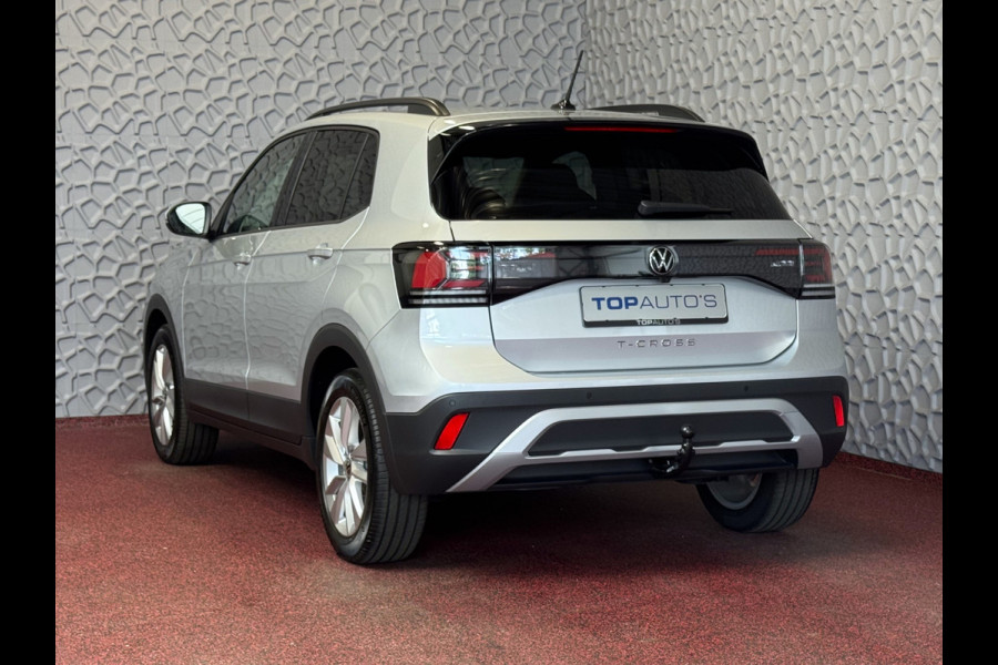 Volkswagen T-Cross DE VERNIEUWDE T-CROSS 116PK 17''LMV TREKHAAK CAMERA VIR.COCKPIT STOELVERW. ADAP.CRUISE LMV CARPLAY 2025 "Volkswagen rijden begint bij Topautos.nl – 75 topmodellen direct op voorraad!"
