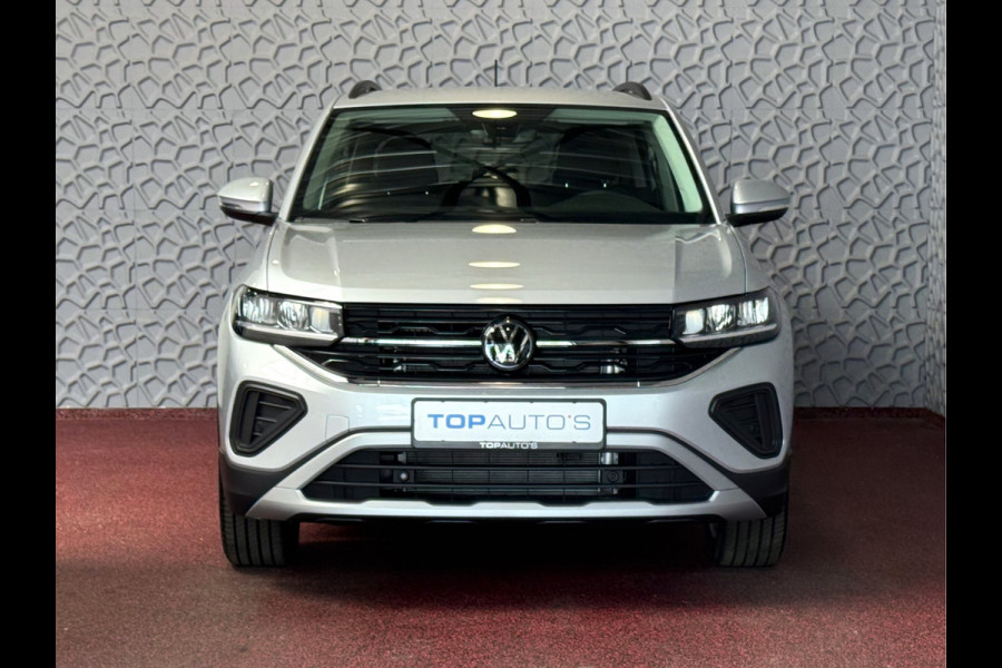 Volkswagen T-Cross DE VERNIEUWDE T-CROSS 116PK 17''LMV TREKHAAK CAMERA VIR.COCKPIT STOELVERW. ADAP.CRUISE LMV CARPLAY 2025 "Volkswagen rijden begint bij Topautos.nl – 75 topmodellen direct op voorraad!"