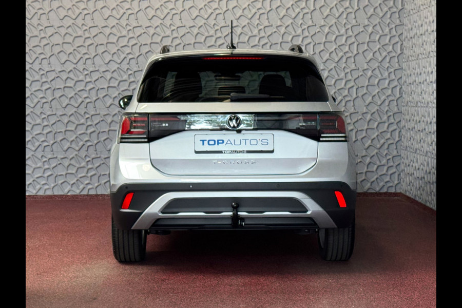 Volkswagen T-Cross DE VERNIEUWDE T-CROSS 116PK 17''LMV TREKHAAK CAMERA VIR.COCKPIT STOELVERW. ADAP.CRUISE LMV CARPLAY 2025 "Volkswagen rijden begint bij Topautos.nl – 75 topmodellen direct op voorraad!"