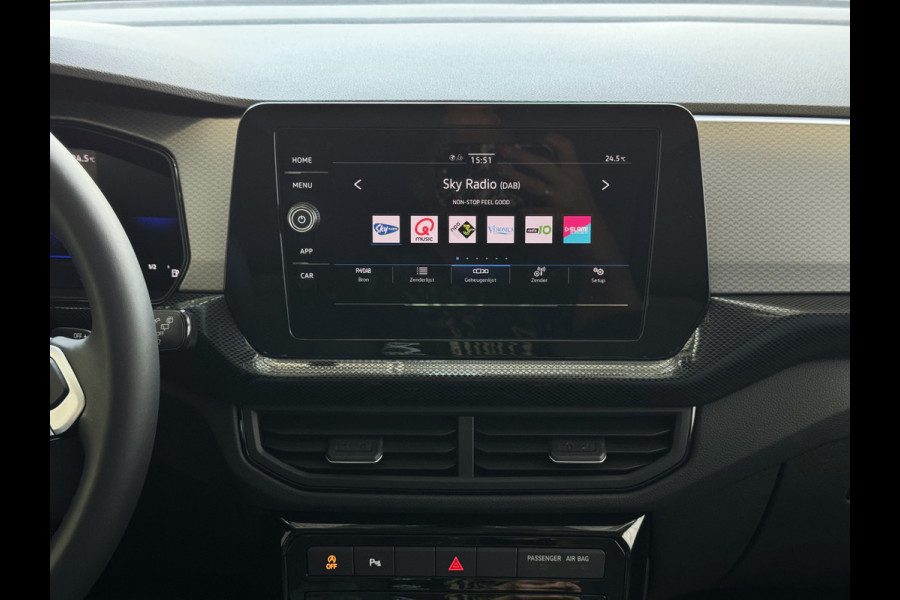 Volkswagen T-Cross DE VERNIEUWDE T-CROSS 116PK 17''LMV TREKHAAK CAMERA VIR.COCKPIT STOELVERW. ADAP.CRUISE LMV CARPLAY 2025 "Volkswagen rijden begint bij Topautos.nl – 75 topmodellen direct op voorraad!"