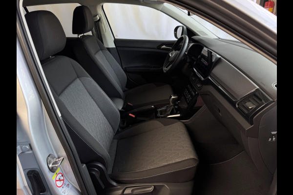 Volkswagen T-Cross DE VERNIEUWDE T-CROSS 116PK 17''LMV TREKHAAK CAMERA VIR.COCKPIT STOELVERW. ADAP.CRUISE LMV CARPLAY 2025 "Volkswagen rijden begint bij Topautos.nl – 75 topmodellen direct op voorraad!"