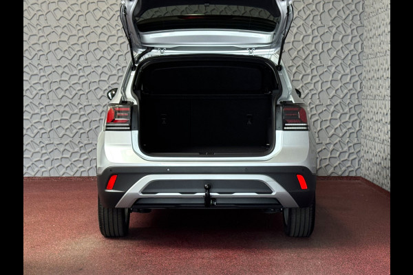 Volkswagen T-Cross DE VERNIEUWDE T-CROSS 116PK 17''LMV TREKHAAK CAMERA VIR.COCKPIT STOELVERW. ADAP.CRUISE LMV CARPLAY 2025 "Volkswagen rijden begint bij Topautos.nl – 75 topmodellen direct op voorraad!"