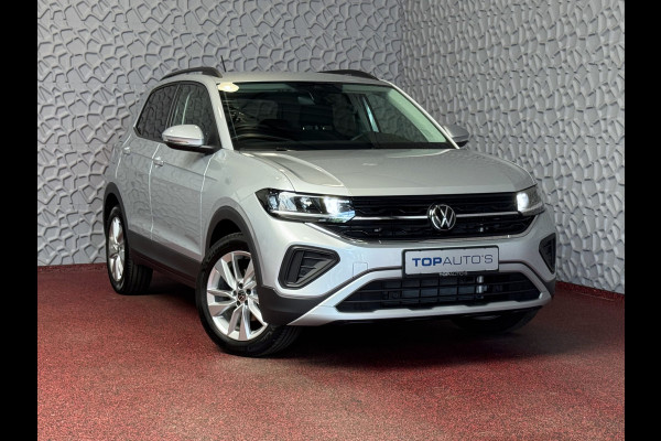 Volkswagen T-Cross DE VERNIEUWDE T-CROSS 116PK 17''LMV TREKHAAK CAMERA VIR.COCKPIT STOELVERW. ADAP.CRUISE LMV CARPLAY 2025 "Volkswagen rijden begint bij Topautos.nl – 75 topmodellen direct op voorraad!"