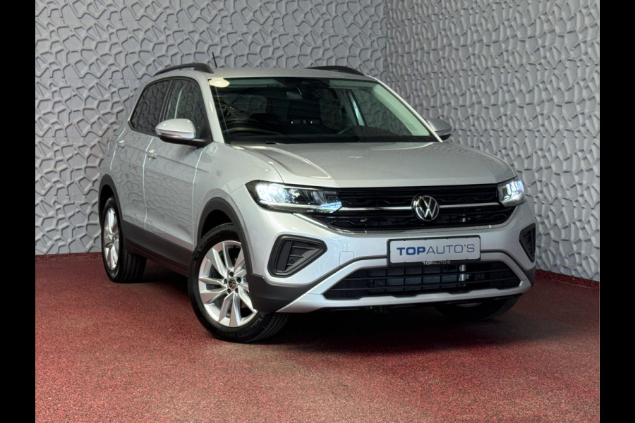 Volkswagen T-Cross DE VERNIEUWDE T-CROSS 116PK 17''LMV TREKHAAK CAMERA VIR.COCKPIT STOELVERW. ADAP.CRUISE LMV CARPLAY 2025 "Volkswagen rijden begint bij Topautos.nl – 75 topmodellen direct op voorraad!"