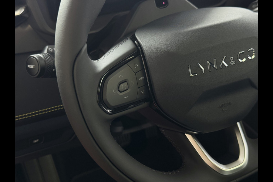 Lynk & Co 01 MORE 276PK NIEUWSTE MODEL HARMAN KARDON LEDER PANO. 15'4 INCH NAVI 360.CAM 20''LMV  ELEK.STOEL/GEHEUGEN STUUR.VERW MINERAL GREEN 07/25 4 JAAR FABRIEKSGARANTIE Lynk & Co 01 MORE 276PK NIEUWSTE MODEL HARMAN KARDON LEDER PANO. 15'4 INCH NAVI 360.CAM 20''LMV  ELEK.STOEL/GEHEUGEN STUUR.VERW MINERAL GREEN 07/25 4 JAAR FABRIEKSGARANTIE