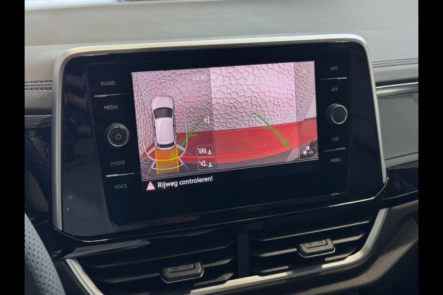 Volkswagen T-Roc ✅ NIEUWE AUTO ✅ 1.5 TSI DSG 2025 R-LINE 150PK AFN.TREKHAAK IQ LIGHT ALCANTARA ELEK.KLEP CARPLAY STOEL/STUUR VERW. 19"LMV VIR.COC 2025 RLINE R LINE "Volkswagen rijden begint bij Topautos.nl – 75 topmodellen direct op voorraad!"