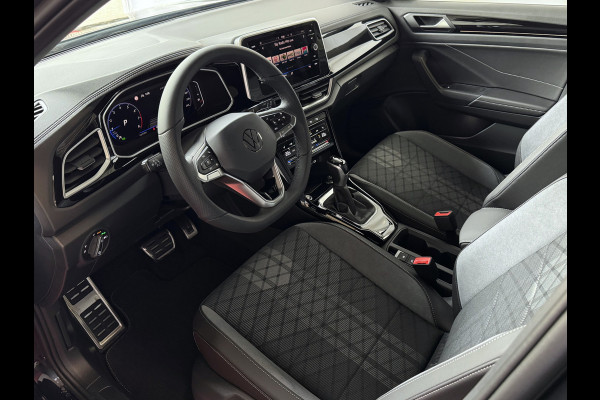 Volkswagen T-Roc ✅ NIEUWE AUTO ✅ 1.5 TSI DSG 2025 R-LINE 150PK AFN.TREKHAAK IQ LIGHT ALCANTARA ELEK.KLEP CARPLAY STOEL/STUUR VERW. 19"LMV VIR.COC 2025 RLINE R LINE "Volkswagen rijden begint bij Topautos.nl – 75 topmodellen direct op voorraad!"