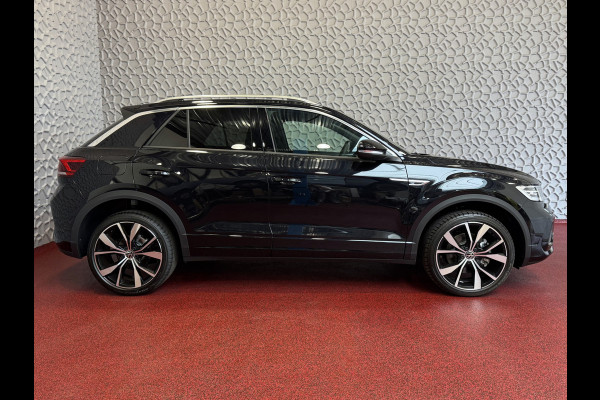 Volkswagen T-Roc ✅ NIEUWE AUTO ✅ 1.5 TSI DSG 2025 R-LINE 150PK AFN.TREKHAAK IQ LIGHT ALCANTARA ELEK.KLEP CARPLAY STOEL/STUUR VERW. 19"LMV VIR.COC 2025 RLINE R LINE "Volkswagen rijden begint bij Topautos.nl – 75 topmodellen direct op voorraad!"