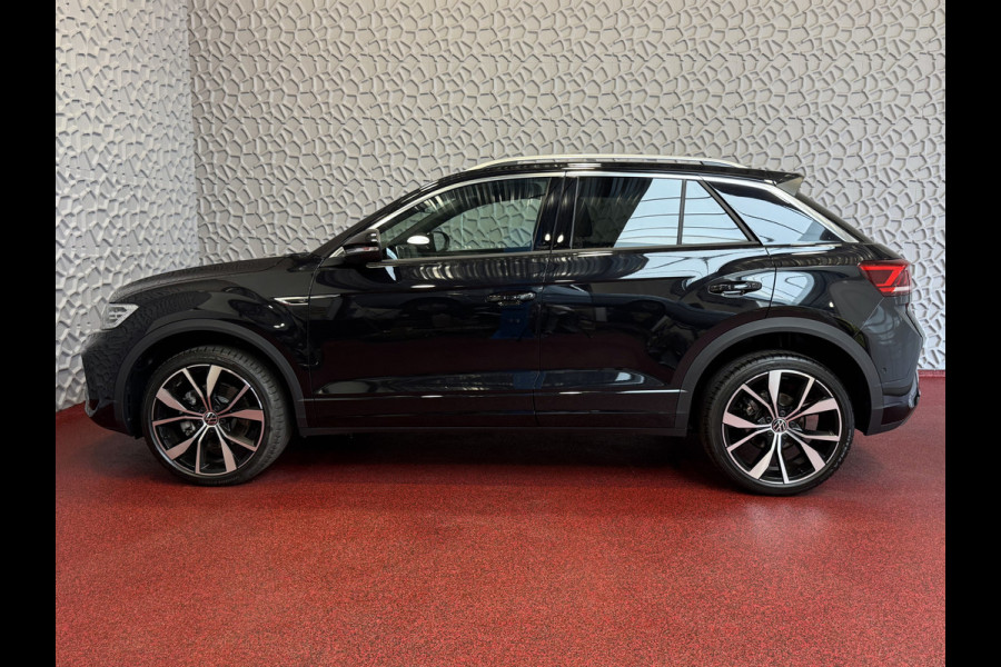 Volkswagen T-Roc ✅ NIEUWE AUTO ✅ 1.5 TSI DSG 2025 R-LINE 150PK AFN.TREKHAAK IQ LIGHT ALCANTARA ELEK.KLEP CARPLAY STOEL/STUUR VERW. 19"LMV VIR.COC 2025 RLINE R LINE "Volkswagen rijden begint bij Topautos.nl – 75 topmodellen direct op voorraad!"
