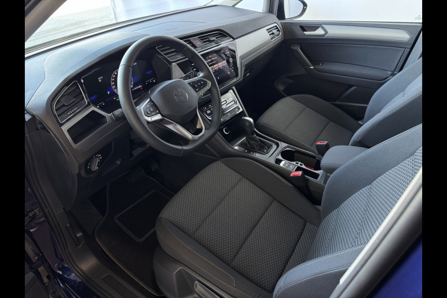 Volkswagen Touran 1.5 TSI 150PK 7P CARPLAY NAVI CAMERA LED ELEK.KLEP VIR.COCKPIT DODE.HOEK DET. STOELVERW KEYLESS 7P 7PERS 09/2024 "Volkswagen rijden begint bij Topautos.nl – 75 topmodellen direct op voorraad!"