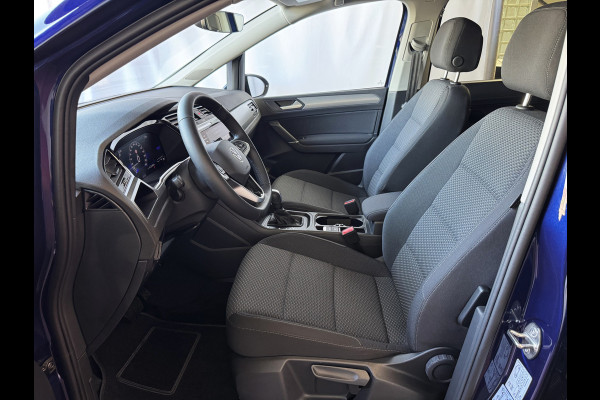 Volkswagen Touran 1.5 TSI 150PK 7P CARPLAY NAVI CAMERA LED ELEK.KLEP VIR.COCKPIT DODE.HOEK DET. STOELVERW KEYLESS 7P 7PERS 09/2024 "Volkswagen rijden begint bij Topautos.nl – 75 topmodellen direct op voorraad!"