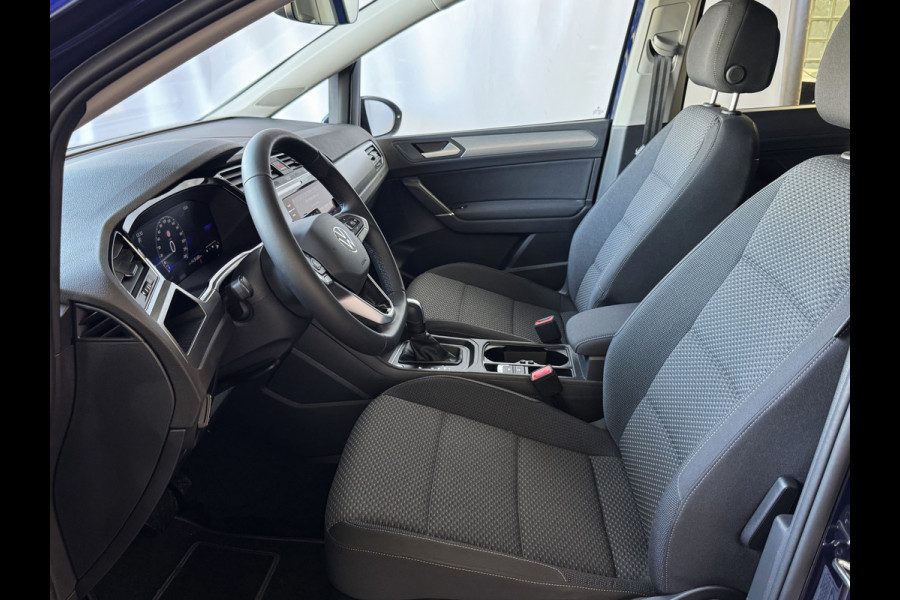Volkswagen Touran 1.5 TSI 150PK 7P CARPLAY NAVI CAMERA LED ELEK.KLEP VIR.COCKPIT DODE.HOEK DET. STOELVERW KEYLESS 7P 7PERS 09/2024 "Volkswagen rijden begint bij Topautos.nl – 75 topmodellen direct op voorraad!"