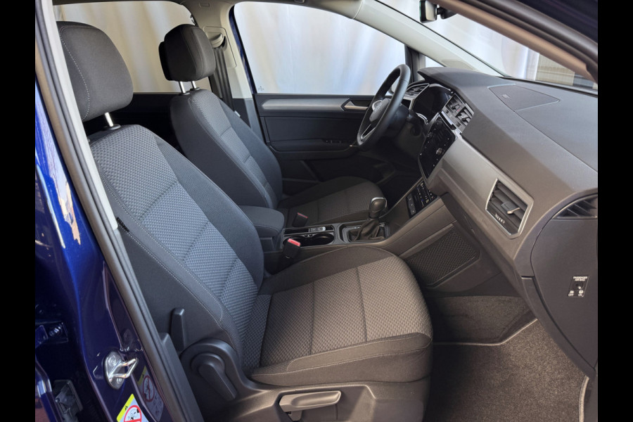 Volkswagen Touran 1.5 TSI 150PK 7P CARPLAY NAVI CAMERA LED ELEK.KLEP VIR.COCKPIT DODE.HOEK DET. STOELVERW KEYLESS 7P 7PERS 09/2024 "Volkswagen rijden begint bij Topautos.nl – 75 topmodellen direct op voorraad!"