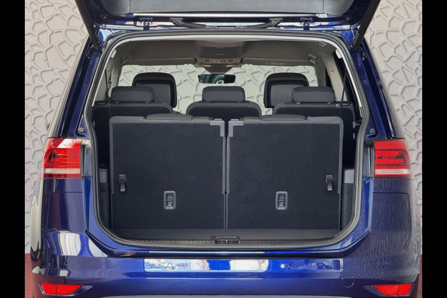 Volkswagen Touran 1.5 TSI 150PK 7P CARPLAY NAVI CAMERA LED ELEK.KLEP VIR.COCKPIT DODE.HOEK DET. STOELVERW KEYLESS 7P 7PERS 09/2024 "Volkswagen rijden begint bij Topautos.nl – 75 topmodellen direct op voorraad!"