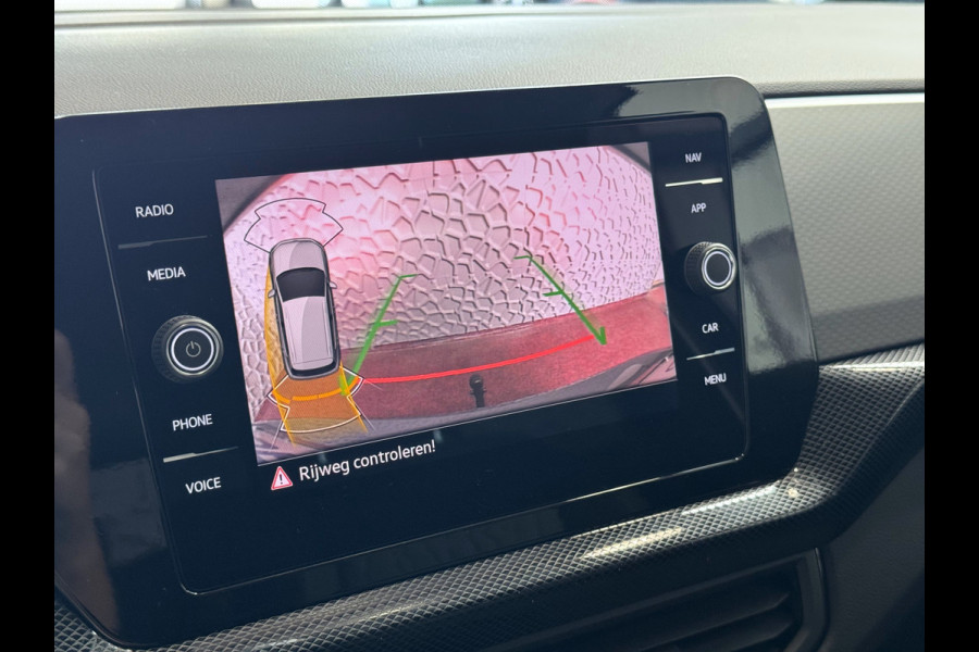 Volkswagen T-Cross T-CROSS 116PK 17''LMV TREKHAAK CAMERA VIR.COCKPIT STOELVERW. ADAP.CRUISE LMV CARPLAY 2025 "Volkswagen rijden begint bij Topautos.nl – 75 topmodellen direct op voorraad!"