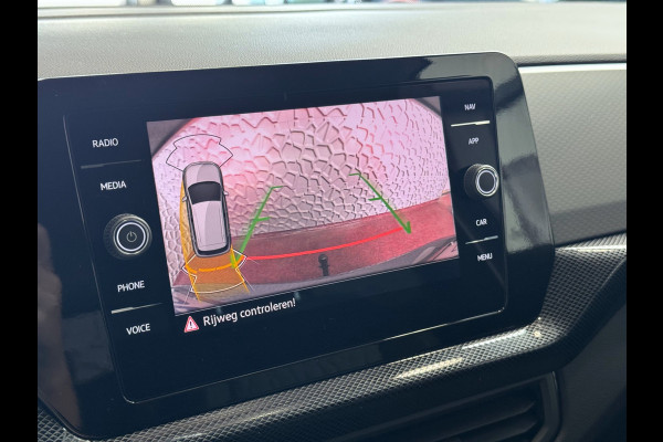 Volkswagen T-Cross T-CROSS 116PK 17''LMV TREKHAAK CAMERA VIR.COCKPIT STOELVERW. ADAP.CRUISE LMV CARPLAY 2025 "Volkswagen rijden begint bij Topautos.nl – 75 topmodellen direct op voorraad!"