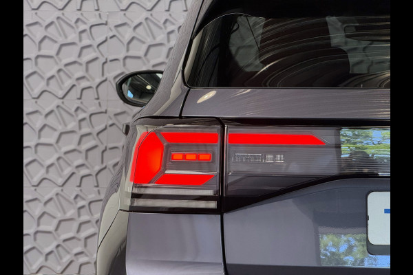 Volkswagen T-Cross T-CROSS 116PK 17''LMV TREKHAAK CAMERA VIR.COCKPIT STOELVERW. ADAP.CRUISE LMV CARPLAY 2025 "Volkswagen rijden begint bij Topautos.nl – 75 topmodellen direct op voorraad!"