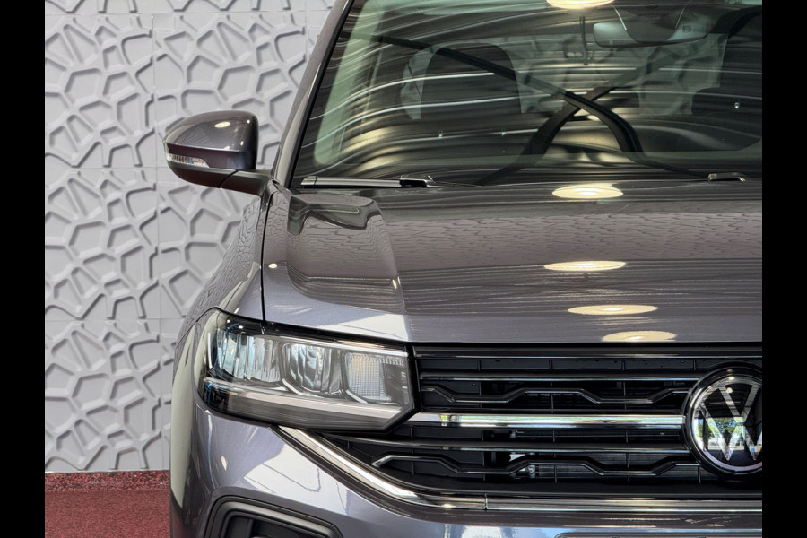 Volkswagen T-Cross T-CROSS 116PK 17''LMV TREKHAAK CAMERA VIR.COCKPIT STOELVERW. ADAP.CRUISE LMV CARPLAY 2025 "Volkswagen rijden begint bij Topautos.nl – 75 topmodellen direct op voorraad!"