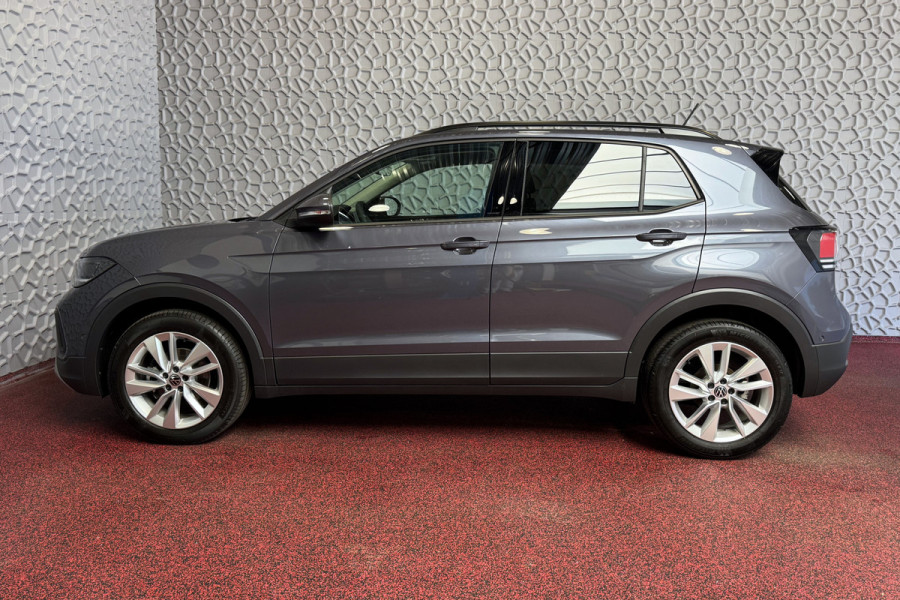 Volkswagen T-Cross T-CROSS 116PK 17''LMV TREKHAAK CAMERA VIR.COCKPIT STOELVERW. ADAP.CRUISE LMV CARPLAY 2025 "Volkswagen rijden begint bij Topautos.nl – 75 topmodellen direct op voorraad!"