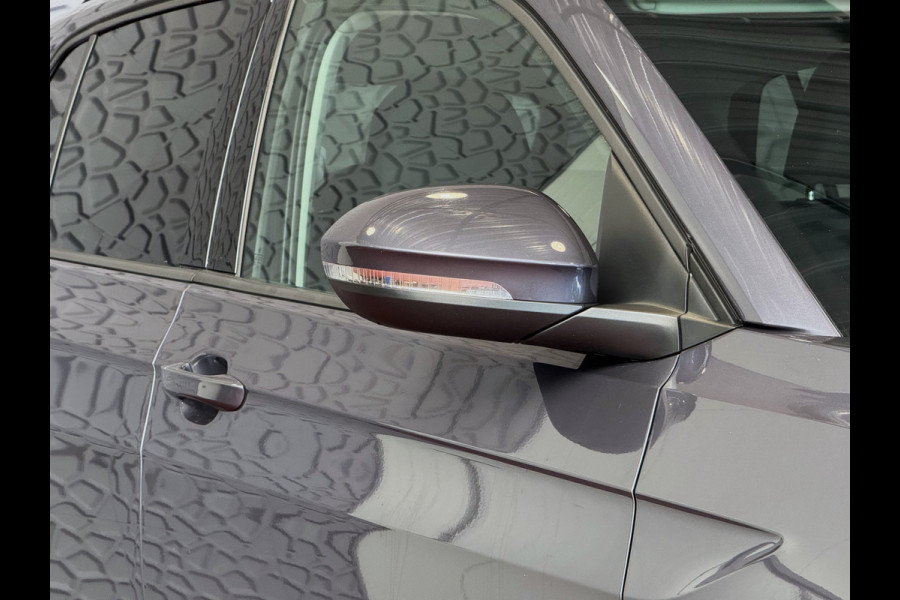 Volkswagen T-Cross T-CROSS 116PK 17''LMV TREKHAAK CAMERA VIR.COCKPIT STOELVERW. ADAP.CRUISE LMV CARPLAY 2025 "Volkswagen rijden begint bij Topautos.nl – 75 topmodellen direct op voorraad!"