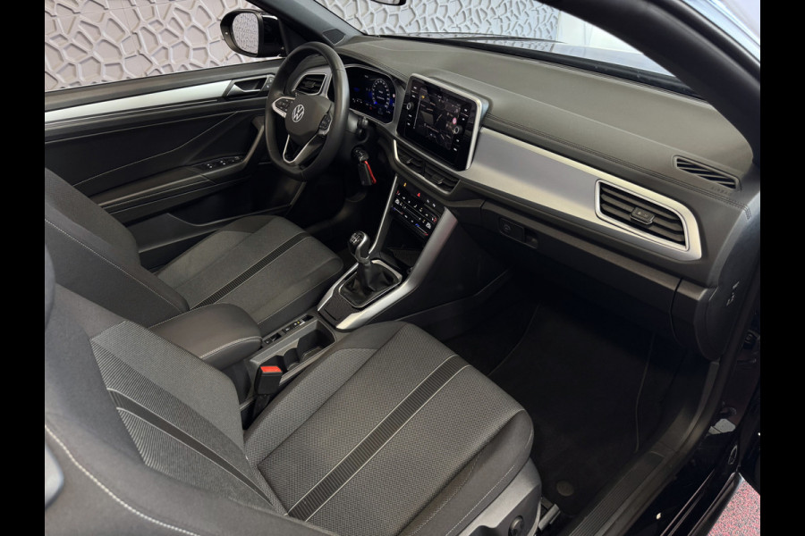 Volkswagen T-Roc Cabrio TSI VIR.COCKPIT CARPLAY NAVI IQ.LED STOEL/STUUR.VERW DAB ADAP.CRUISE 05/2024 ✅Top Auto's Wijchen. 30 Jaar Specialist in Volkswagen  : Alle Type's : R-Line Edition / Style / First Edition / Highline / Life , Zowel PHEV / HEV / MHEV / Benzine ✅