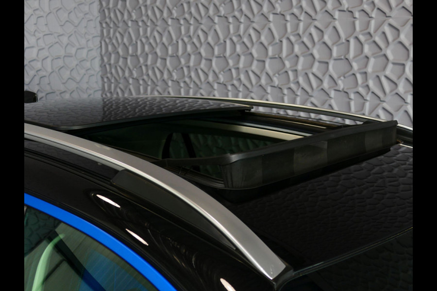 Lynk & Co 01 1.5 261 PK 360.CAM 3990 KM!PANORAMA CARPLAY PHEV 2023 4 JAAR GARANTIE Plug-in Hybrid PHEV