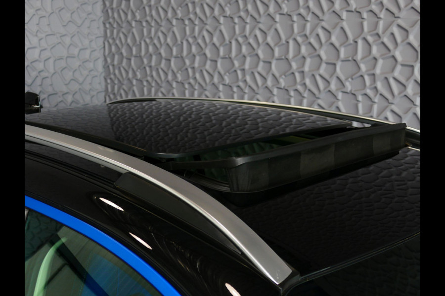 Lynk & Co 01 1.5 261 PK 360.CAM 3990 KM!PANORAMA CARPLAY PHEV 2023 4 JAAR GARANTIE Plug-in Hybrid PHEV