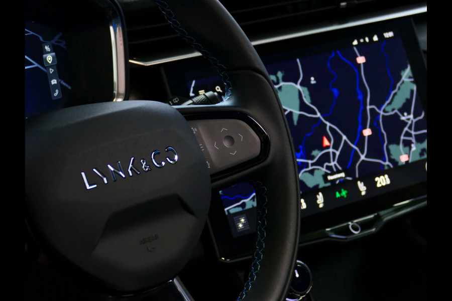Lynk & Co 01 1.5 261 PK 360.CAM 3990 KM!PANORAMA CARPLAY PHEV 2023 4 JAAR GARANTIE Plug-in Hybrid PHEV