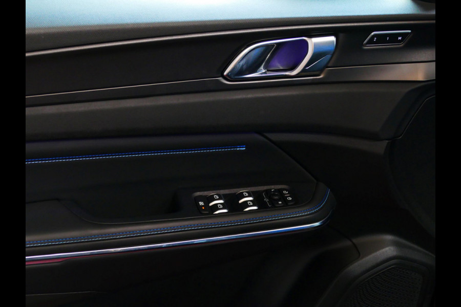 Lynk & Co 01 1.5 261 PK 360.CAM 3990 KM!PANORAMA CARPLAY PHEV 2023 4 JAAR GARANTIE Plug-in Hybrid PHEV