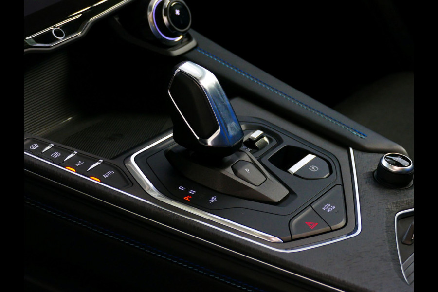 Lynk & Co 01 1.5 261 PK 360.CAM 3990 KM!PANORAMA CARPLAY PHEV 2023 4 JAAR GARANTIE Plug-in Hybrid PHEV