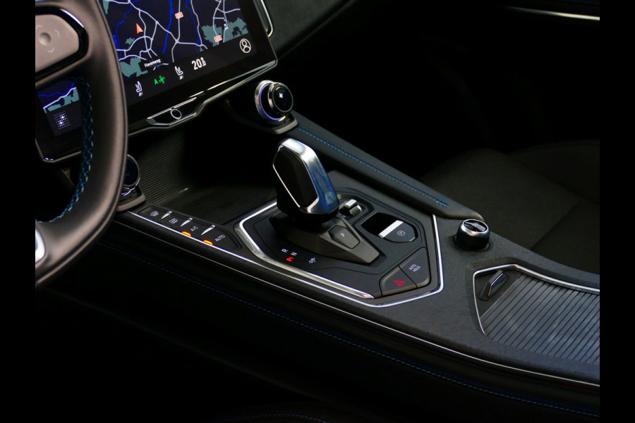 Lynk & Co 01 1.5 261 PK 360.CAM 3990 KM!PANORAMA CARPLAY PHEV 2023 4 JAAR GARANTIE Plug-in Hybrid PHEV