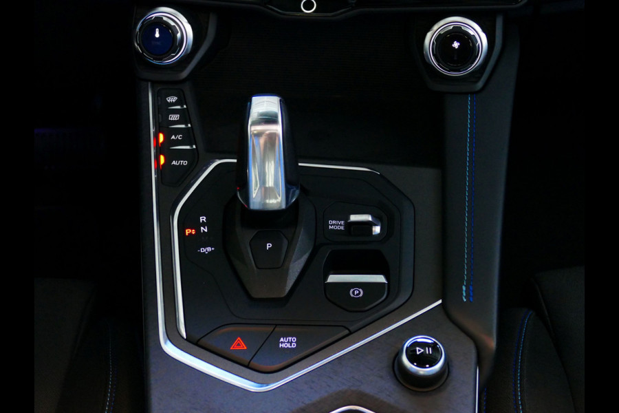 Lynk & Co 01 1.5 261 PK 360.CAM 3990 KM!PANORAMA CARPLAY PHEV 2023 4 JAAR GARANTIE Plug-in Hybrid PHEV