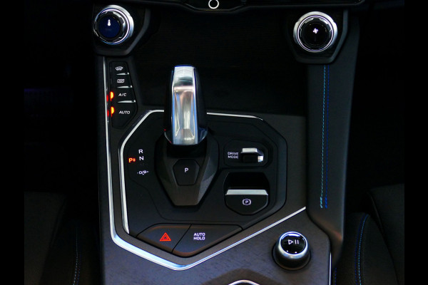 Lynk & Co 01 1.5 261 PK 360.CAM 3990 KM!PANORAMA CARPLAY PHEV 2023 4 JAAR GARANTIE Plug-in Hybrid PHEV