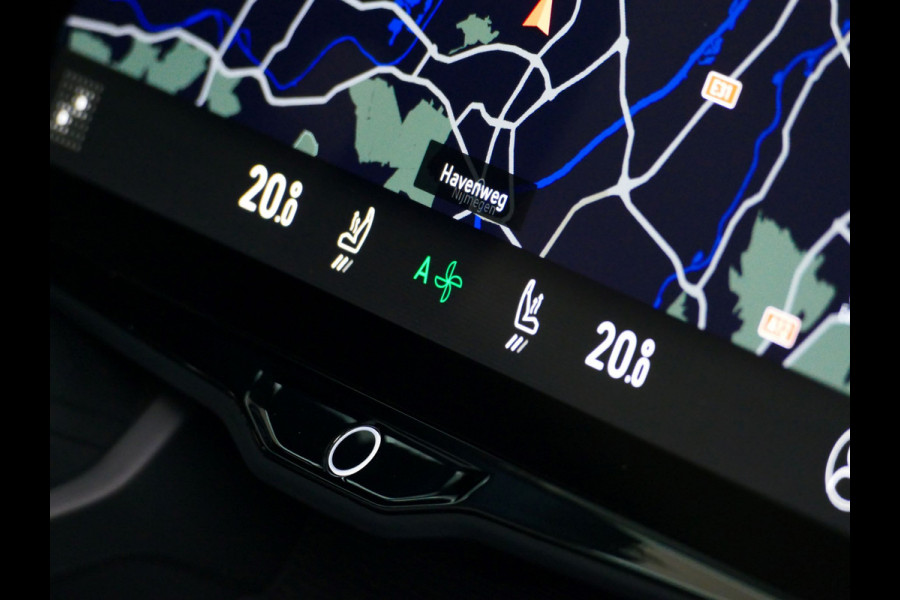 Lynk & Co 01 1.5 261 PK 360.CAM 3990 KM!PANORAMA CARPLAY PHEV 2023 4 JAAR GARANTIE Plug-in Hybrid PHEV