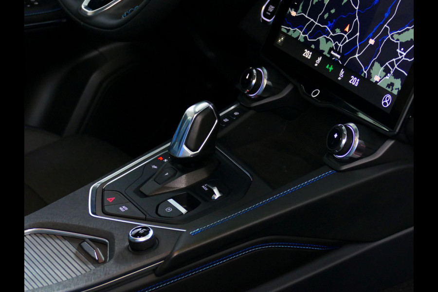 Lynk & Co 01 1.5 261 PK 360.CAM 3990 KM!PANORAMA CARPLAY PHEV 2023 4 JAAR GARANTIE Plug-in Hybrid PHEV