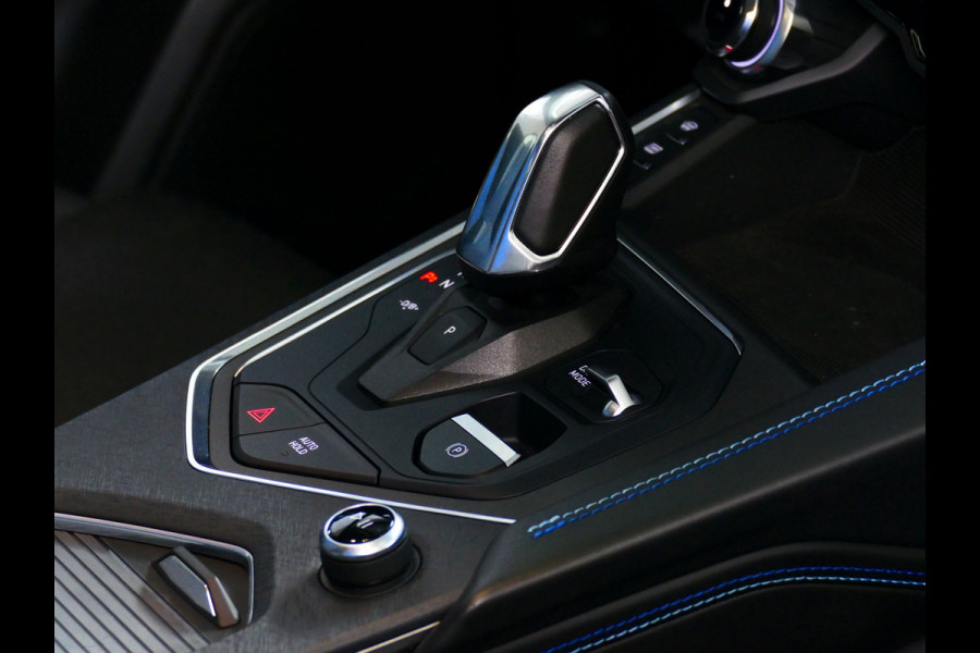 Lynk & Co 01 1.5 261 PK 360.CAM 3990 KM!PANORAMA CARPLAY PHEV 2023 4 JAAR GARANTIE Plug-in Hybrid PHEV